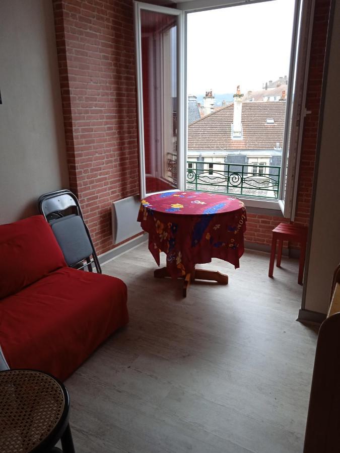 Vichy -Appartement Coquet 2 Pieces - Centre Ville Екстериор снимка